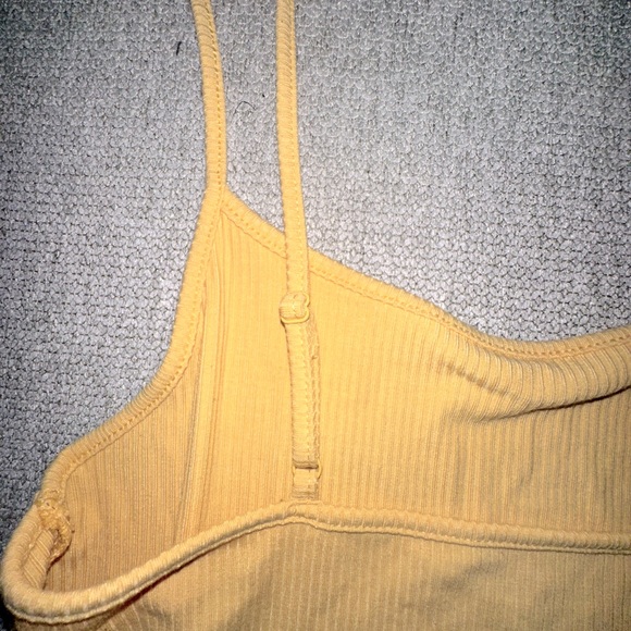 AE | Cropped Yellow Tank Top - Picture 4 of 9